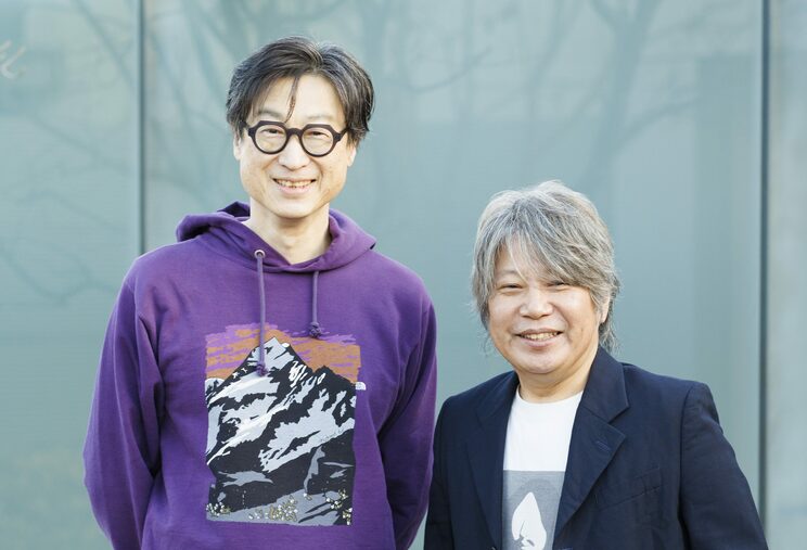 東山彰良（左）、佐橋佳幸（右）