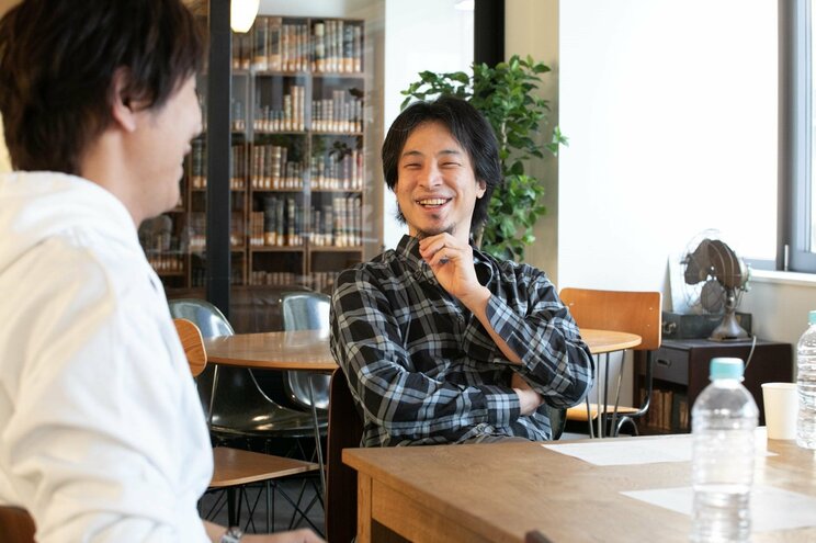 話の主導権は“下から握る”!? ひろゆきが指南する「相手が思い通りに動く伝え方」の極意。_1