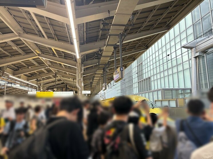 東京駅にて（写真／読者提供）