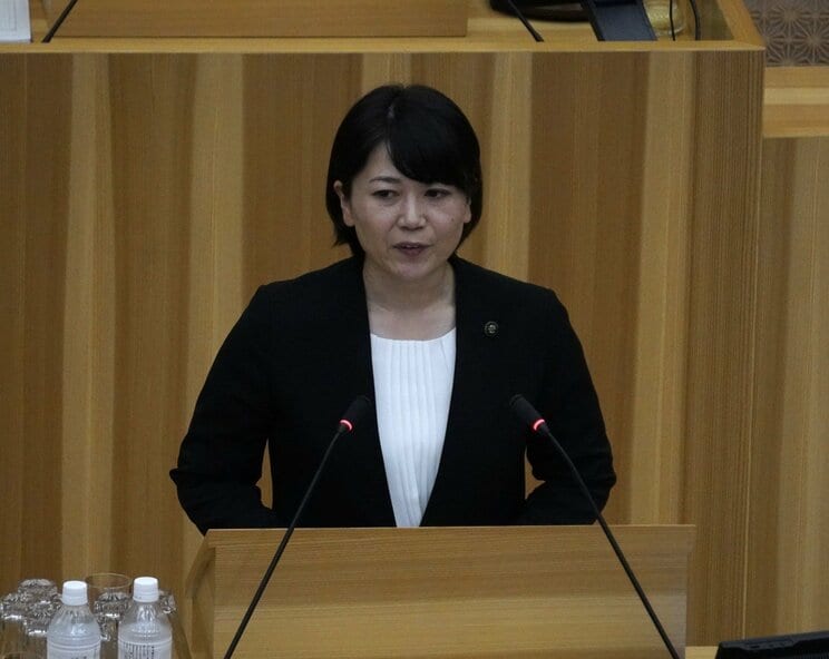 前橋市議会本会議に出席した小川晶市長（撮影／集英社オンライン）