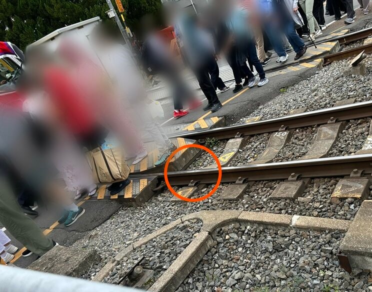 外国人観光客が置いた10円玉