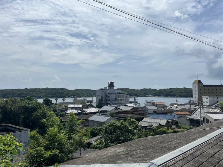 〈売春島と呼ばれた島①〉「ブローカーに売り飛ばされた女性がいた」「真夜中に海に飛び込んで逃げる少女もいた」かつては“ピンク島”“小さな歌舞伎町”といわれた島は今どうなっているのか？ 現地に行ってみた_41