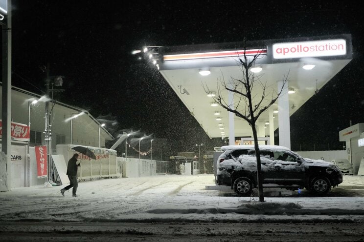 〈大寒波襲来・写真多数〉電車はストップ・渋滞40キロ・タクシー大行列・立ち往生、それでも開いていた牛丼屋に安堵…豪雪の京都ルポ「完全に大雪をなめていました」_16