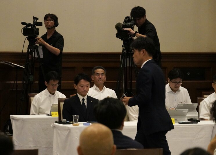 〈ついに不信任案可決〉「部下の顔と名前を覚えない」「説明したことも“聞いてない”とブチギレ」県職員が斎藤知事に辞めてもらいたい本当の理由…公約の着手･達成率「98.8%」も検証不可能な状況に_18