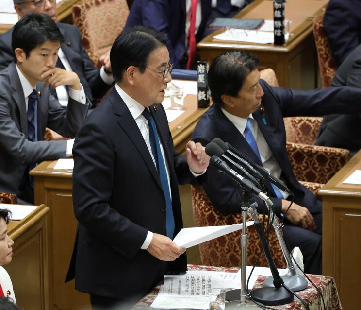 高市首相に執拗に質問する立憲民主党の岡田克也氏（写真／産経ビジュアル）
