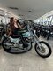 バイクに乗る中村あゆみさん(本人提供)