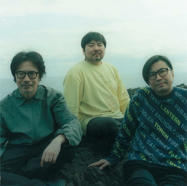 写真は『感覚は道標』（2023年10月4日発売、SPEEDSTAR RECORDS）のジャケット。この制作過程を追いかけたバンド初のドキュメンタリー映画『くるりのえいが』 も公開された