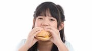 日本だと約450円のハンバーガーがスイスだと1200円以上に…マクドナルドのビックマック指数が示す子どもにも理解できる「世界経済」と「通貨の概念」