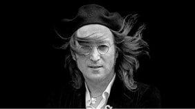 なぜジョン・レノンは撃たれたのか…狙撃犯チャップマンと対面した、唯一の日本人女性作家が見た“答えの輪郭”