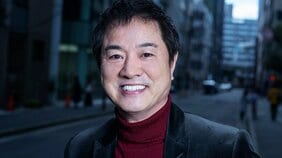 愛人とラブホテルで覚せい剤・大麻所持で逮捕。すべてを失った高知東生が、依存症回復途中の今、人生でいちばん楽に生きられている理由