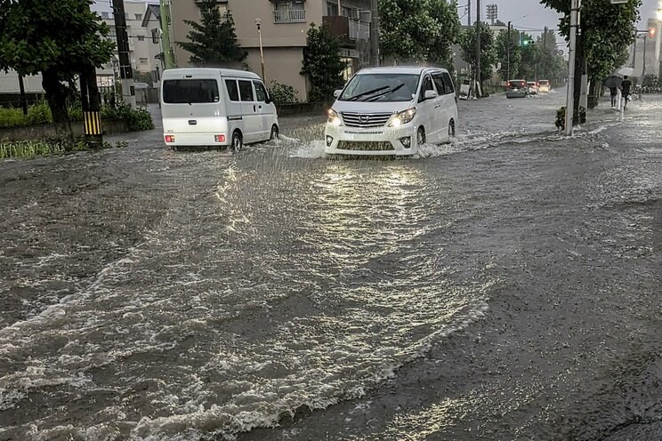 〈台風休校パニック〉「学校から連絡ない」判断が分かれた自治体「子どもは喜び、友達とゲームざんまい…でも塾はある」保護者は戸惑いの声…休校したら振り替え登校はあるの？_19