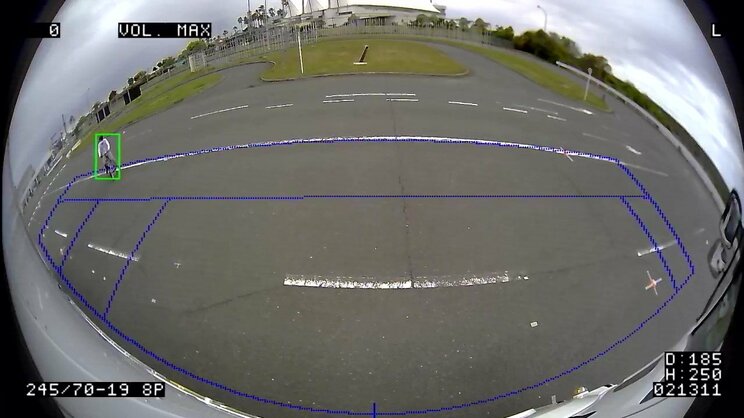 A-CAM3のモニター映像：自転車や歩行者が枠で囲われて表示される