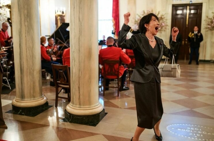 ホワイトハウスのHPに掲載され物議をかもした、歓喜する高市総理の写真