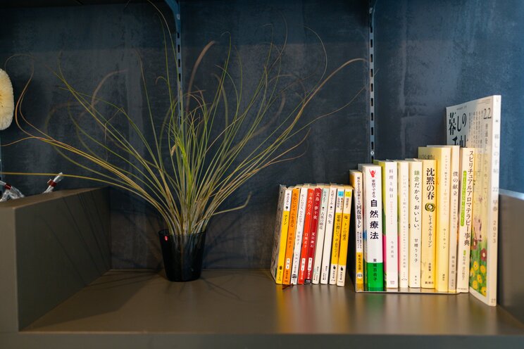 原宿から移住してきた二人のセンスに魅了される喫茶ギャラリー「アピスとドライブ」の心地よいこだわり__9