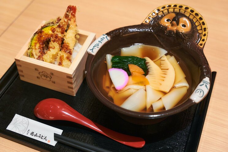 日帰り入浴4800円の豪華温泉やコクヨ文具のIoT自販機、行列のうどん店に錦鯉も販売予定？ 空港直結「羽田エアポートガーデン」は“ここだけ”がいっぱい！_21