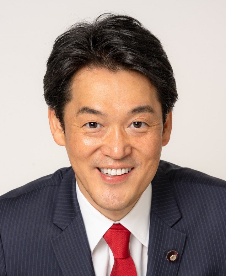 「このヤジを放った議員は国民代表として称賛されるべきだと思います」と自身のX上に記した、立憲民主党の小西洋之参院議員