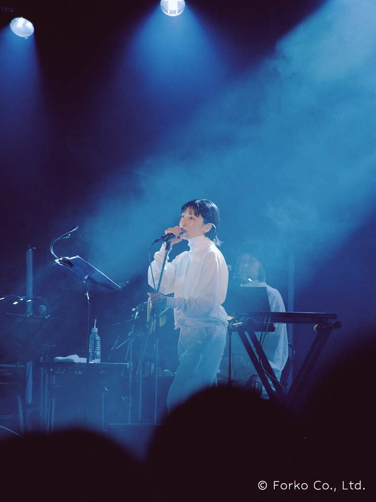 子育てをしながら、最近ではソロライブも精力的に行なっている