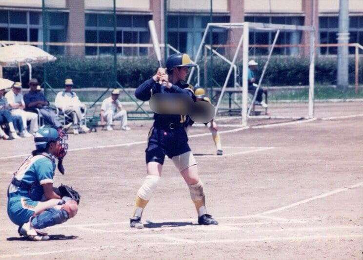 石丸さんは高校時代はソフトボール部に所属するスポーツ少女だった