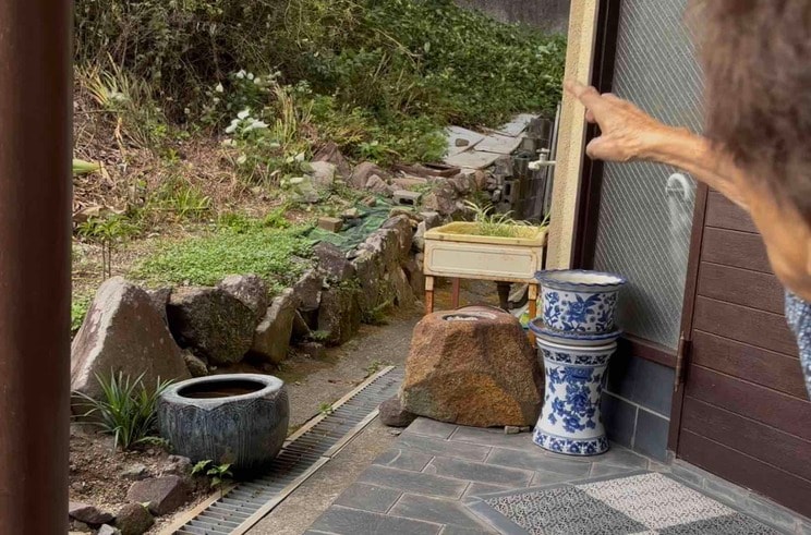 サルをよく見かける場所を教えてくれた女性