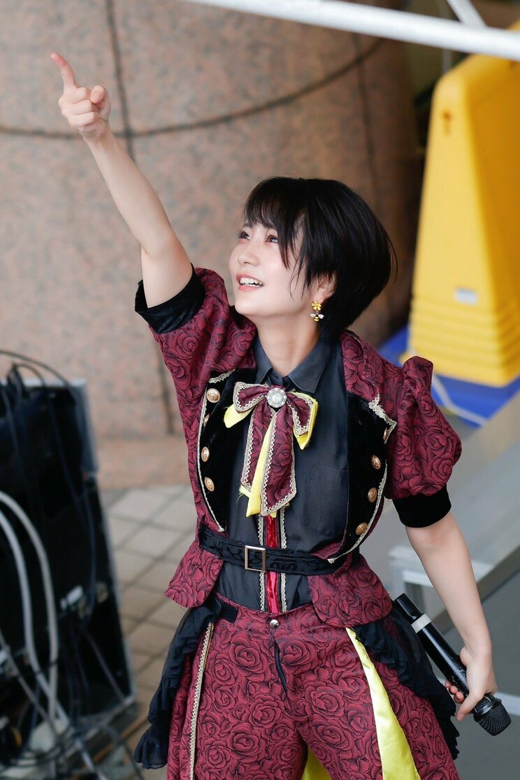 ライブ中の市ノ瀬律さん（写真／本人提供）