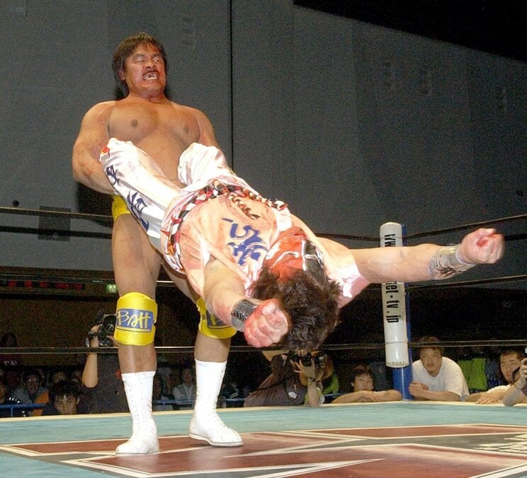 レスラー時代の馳浩氏の必殺技、ジャイアントスイング（写真／産経新聞社）