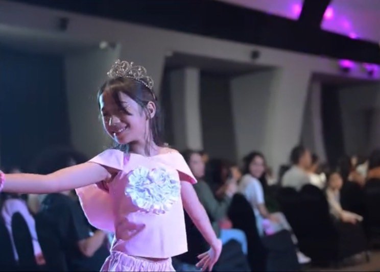 今年開催されたファッションショーの様子（NPO法人DEAR ME Instagramより）