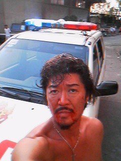 “顔面凶器”小沢仁志「動機が不純なほどトレーニングは長続きすんだよ」。還暦とは思えぬ締まった肉体で120人と大乱闘。「コンプラもセーフティもねえ!」_10