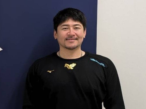 2006年高校生ドラフト3位で広島東洋カープに入団。球団初のセ・リーグ3連覇に大きく貢献し、2017～2019年には3年連続ベストナインを受賞。2021年から日本プロ野球選手会の会長を務める。