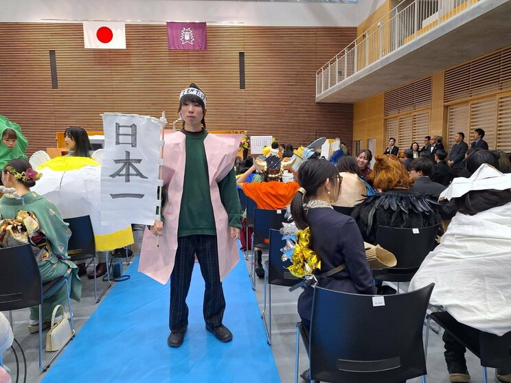 卒業生代表として答辞を述べた石井佑宇馬さん