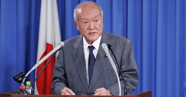 財務相を約3年間務め、党内では財務省寄りとみられる鈴木俊一幹事長の交代もささやかれるが…（写真／自民党HP）