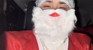 流菜ちゃんをすべり台ですべらせる晴流被告（晴流被告が投稿したYouTubeより）