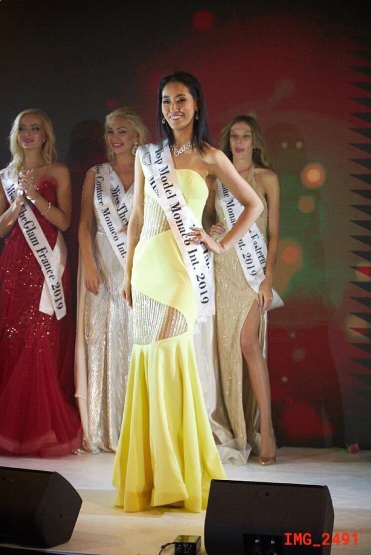 モナコで開催されたMiss The Glam Monacoという大会の表彰式でTop Model Awardをもらった時の林田季子（本人提供）