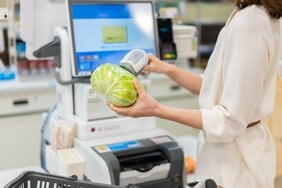 セルフレジ「うっかり万引き」したことない? 欧米ではトラブル多発で“社会的失敗”とまで…セルフレジに未来と発展はあるのか
