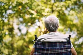 衝撃! 尿酸値が高いとアルツハイマー病を含む認知症のリスクが低くなる! だが筋トレ民は「要注意」な理由