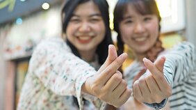 なぜ日本の女の子たちはSNSを戦略的に駆使した、メディアがゴリ押しする典型的な手口にハマってしまうのか?