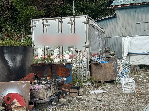 男性が監禁されたとみられるコンテナ（写真／集英社オンライン）