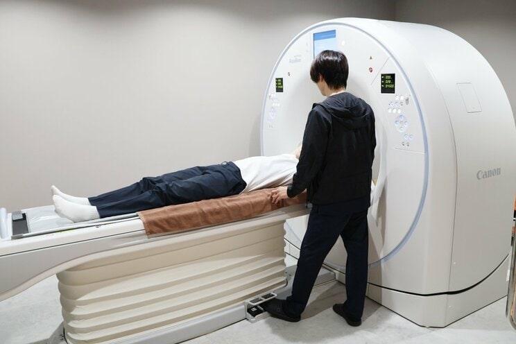 CT（胸部／腹部のどちらか）：胸部は肺・心臓まわりの疾患や異常、腹部は腹部臓器の腫瘍などの病変の早期発見に有効　著者撮影