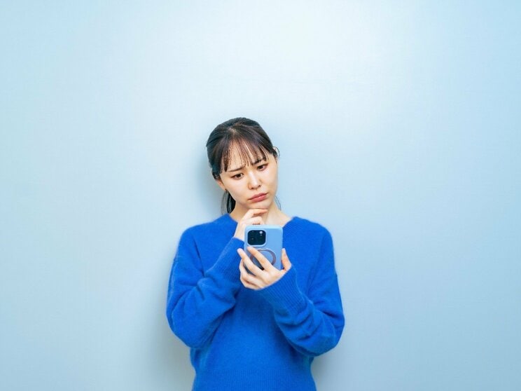 フェイクニュースに踊らされる人も多い（写真／shutterstock）