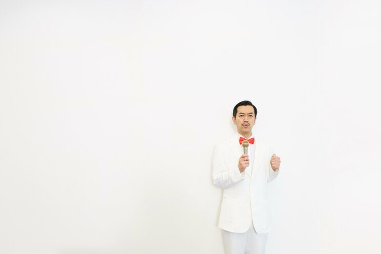2007年に「右から左へ受け流す」の歌で一世を風靡したムーディ勝山さん