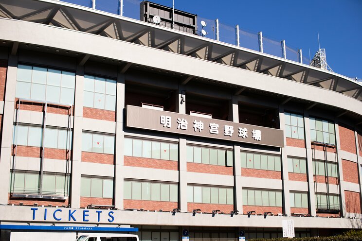 明治神宮野球場、写真は2020年頃のもの