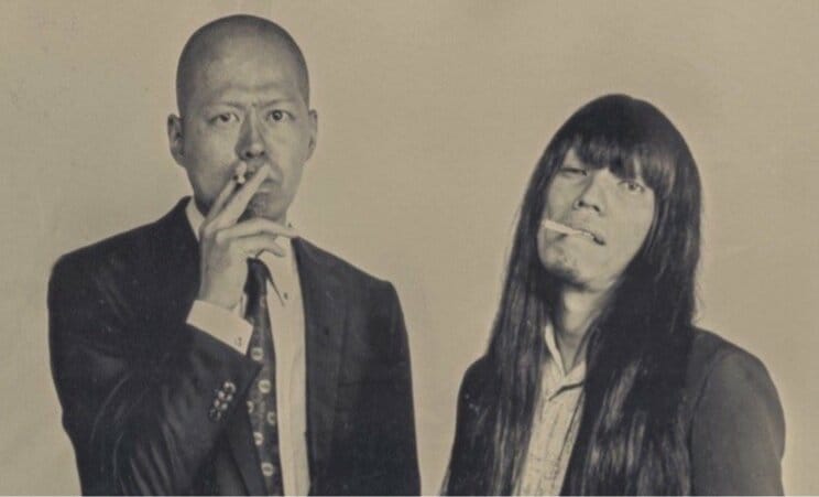 金属バットの小林圭輔（左）と友保隼平（写真／Peta Photo Studio）